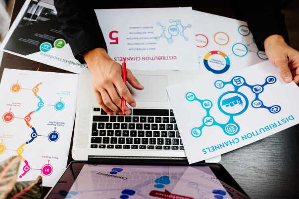 Marketing Manager Making Marketing Distribution Channels Plan